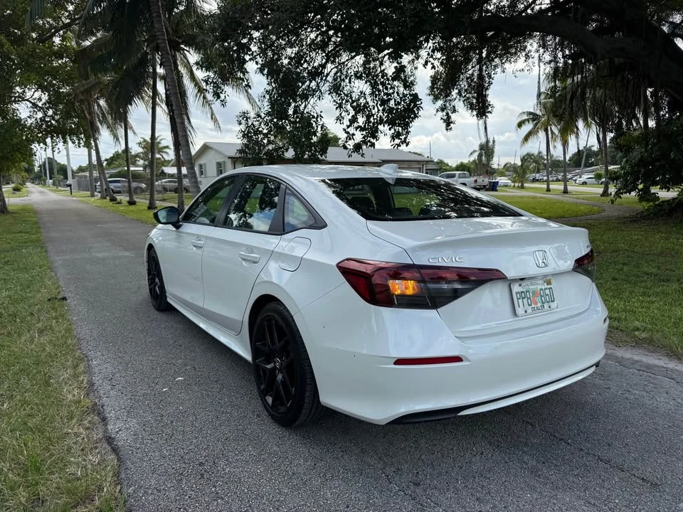 2025 Honda Civic 11th Gen - Image 7 of 17