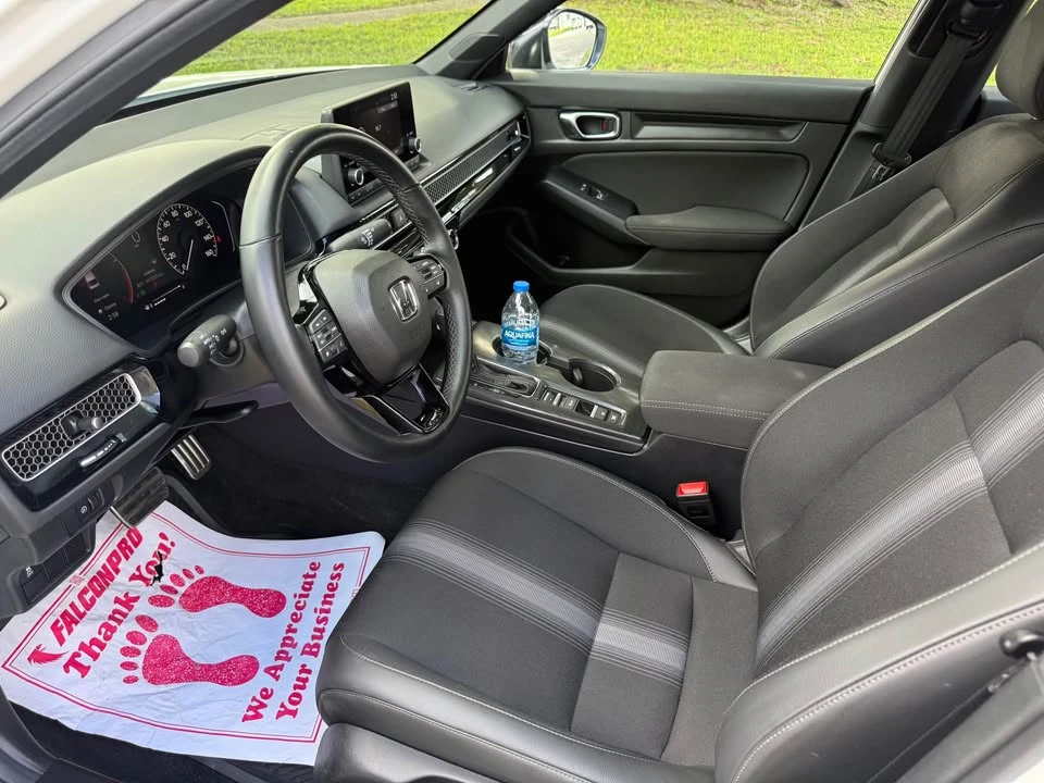 2025 Honda Civic 11th Gen - Image 11 of 17