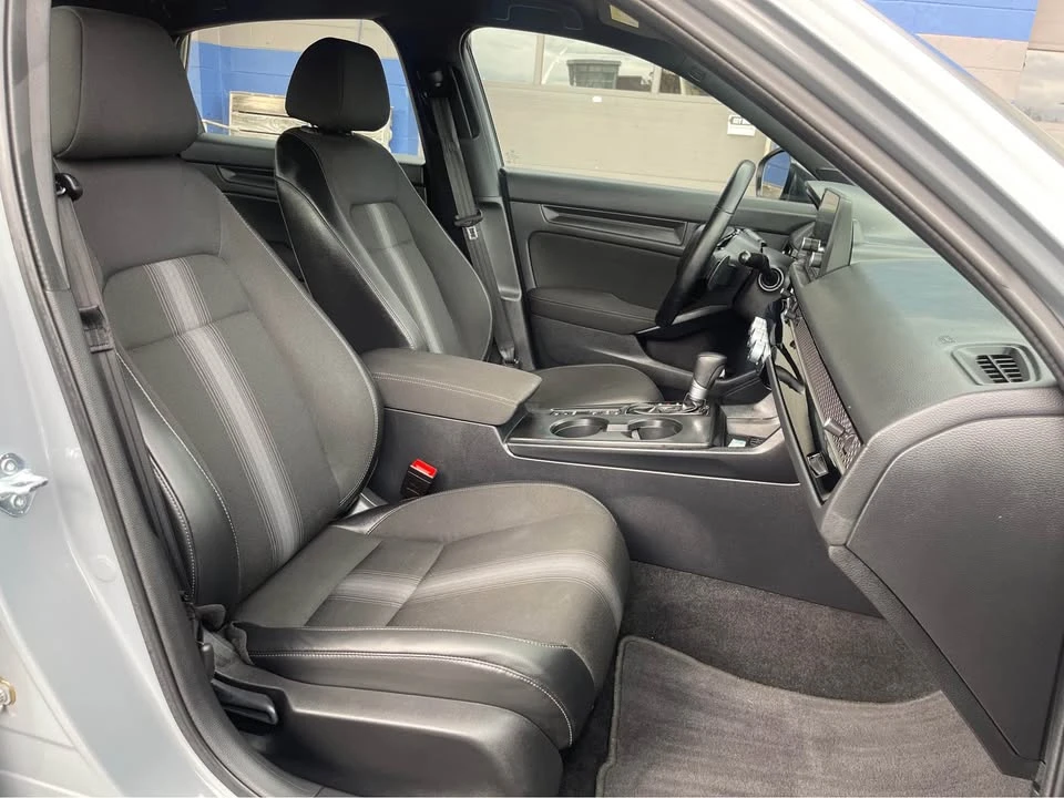 2025 Honda Civic 11th Gen - Image 15 of 20