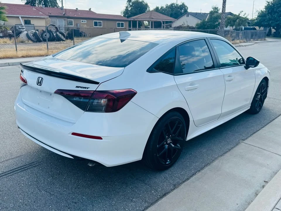 2025 Honda Civic 11th Gen - Image 4 of 9