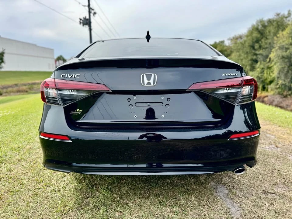 2025 Honda Civic 11th Gen - Image 3 of 13