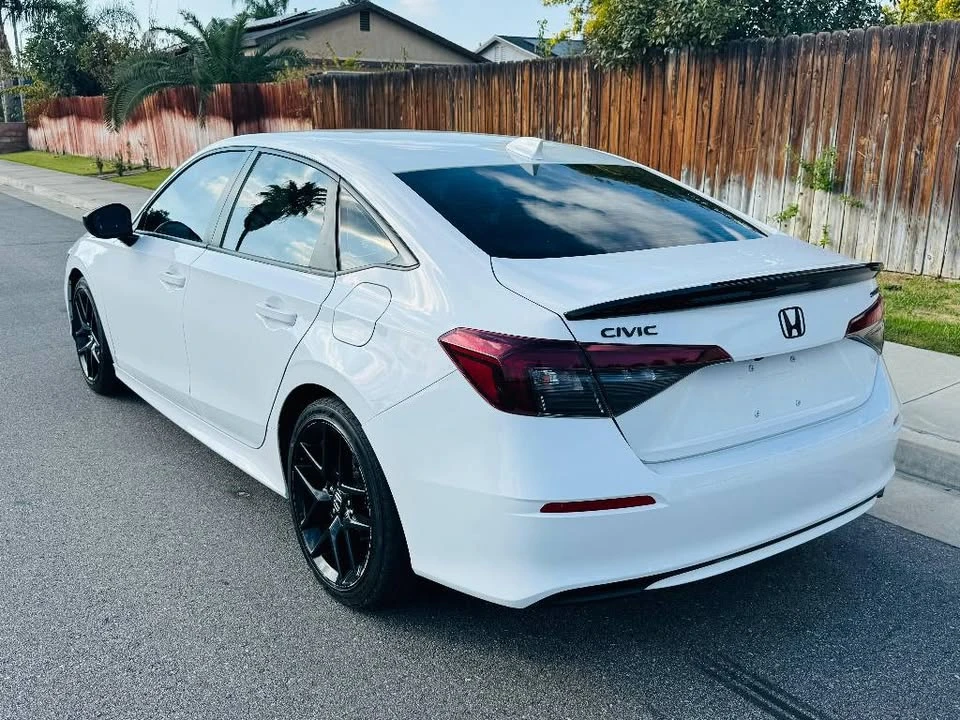2025 Honda Civic 11th Gen - Image 4 of 8