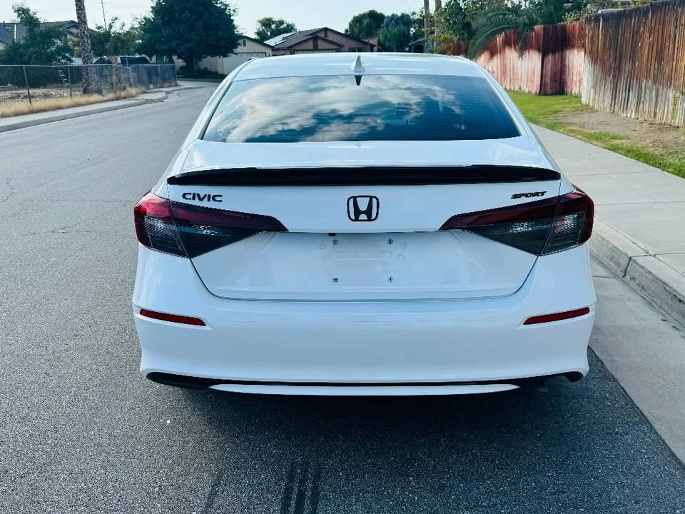 2025 Honda Civic 11th Gen - Image 5 of 8