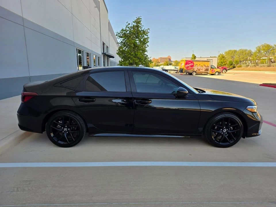 2025 Honda Civic 11th Gen - Image 11 of 19