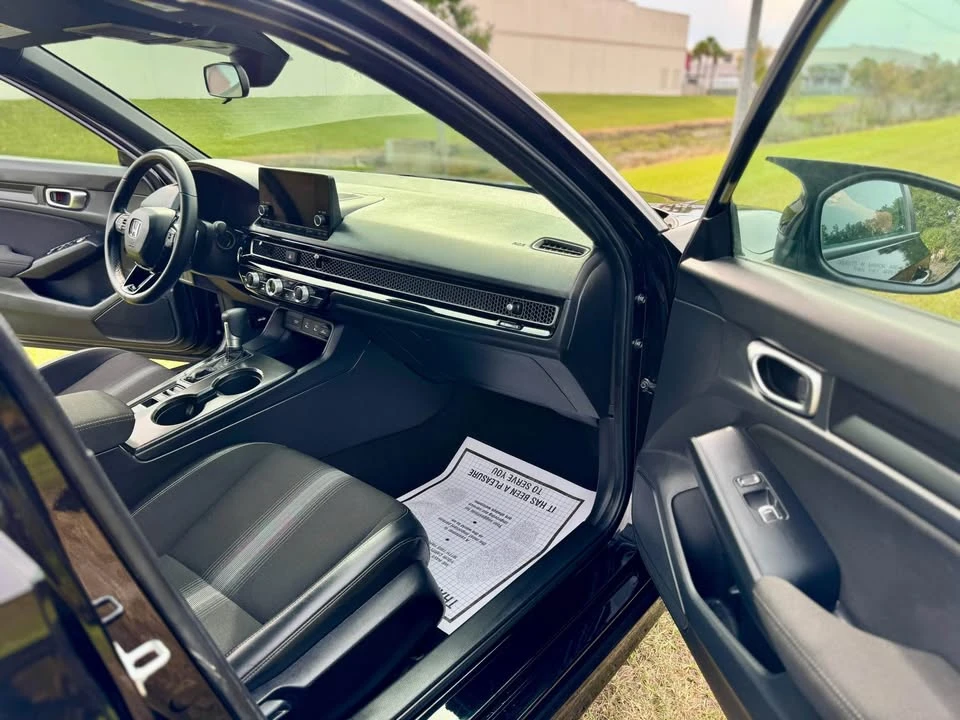 2025 Honda Civic 11th Gen - Image 9 of 13