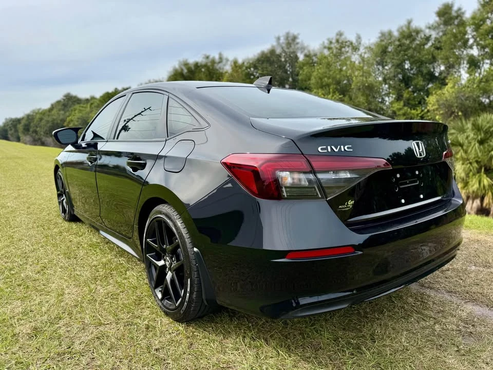 2025 Honda Civic 11th Gen - Image 5 of 13