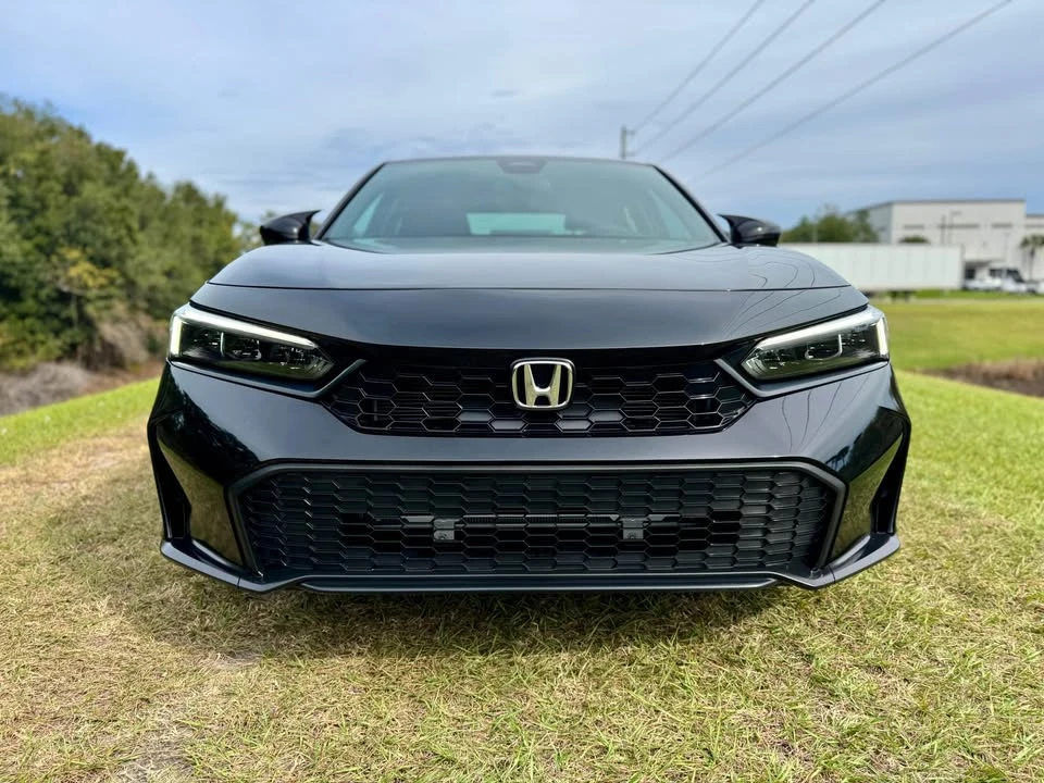 2025 Honda Civic 11th Gen - Image 2 of 13