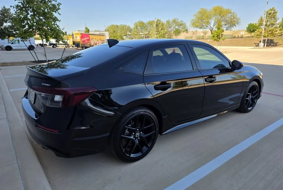 2025 Honda Civic 11th Gen - Image 17 of 19