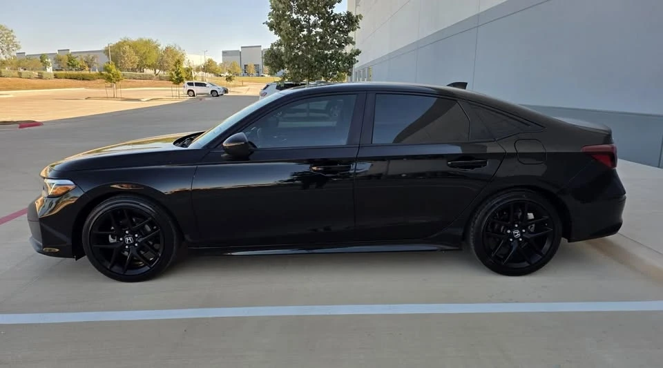 2025 Honda Civic 11th Gen - Image 12 of 19