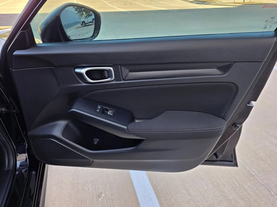 2025 Honda Civic 11th Gen - Image 16 of 19