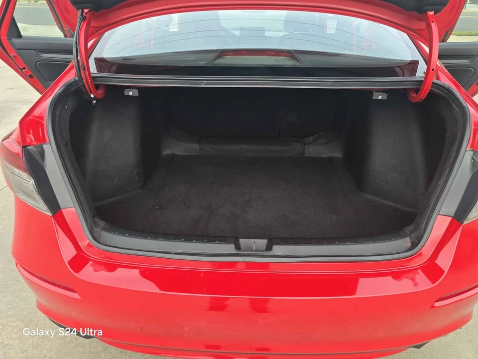 2025 Honda Civic 11th Gen - Image 8 of 14