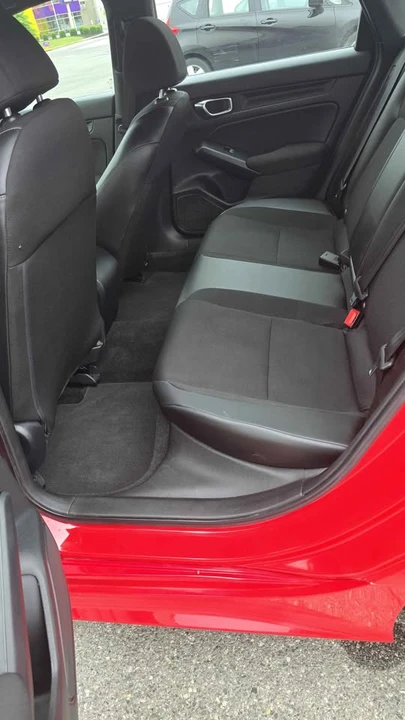 2025 Honda Civic 11th Gen - Image 13 of 14
