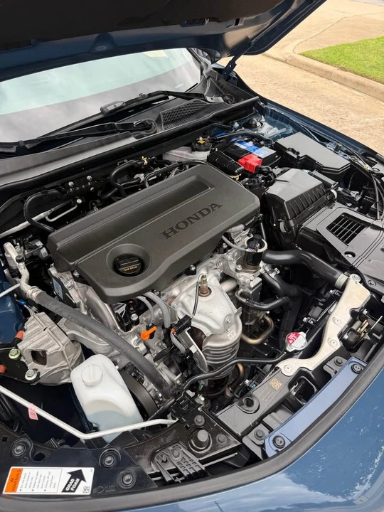 2025 Honda Civic 11th Gen - Image 12 of 13