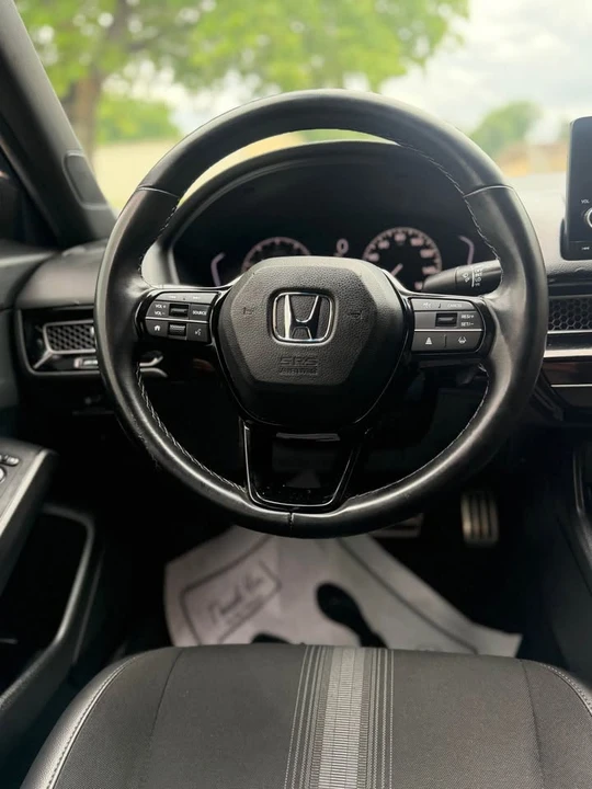 2025 Honda Civic 11th Gen - Image 9 of 13