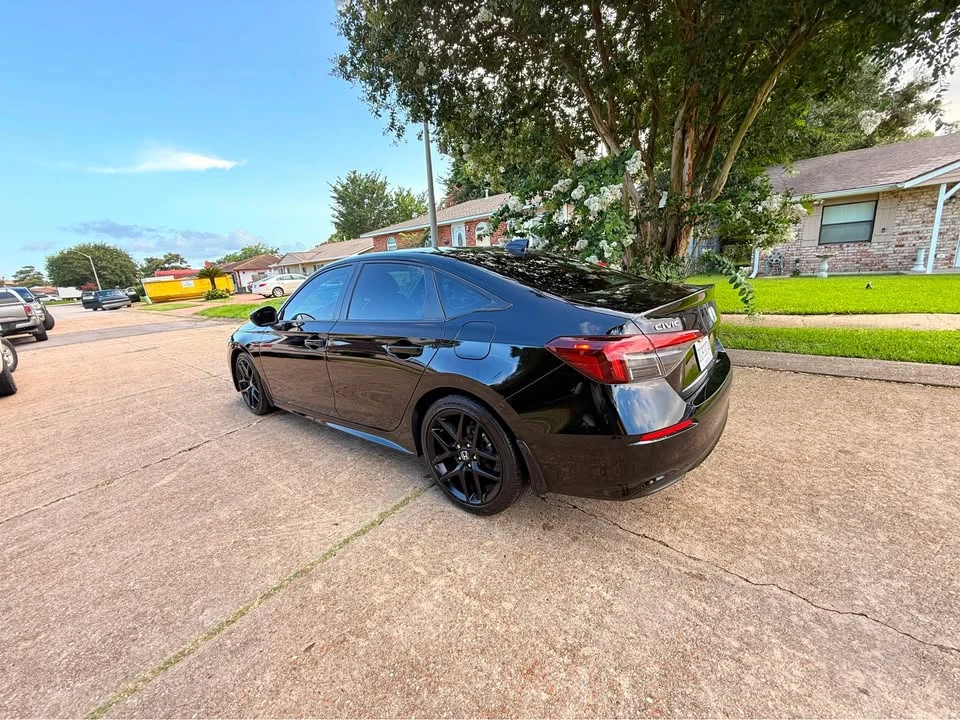 2025 Honda Civic 11th Gen - Image 2 of 9