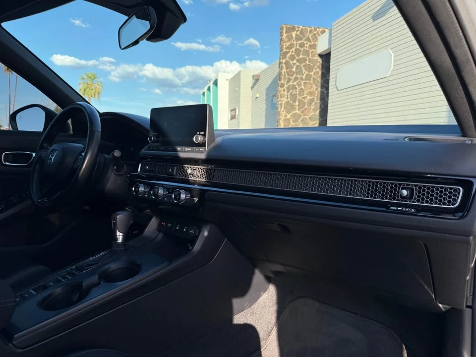 2025 Honda Civic 11th Gen - Image 11 of 13