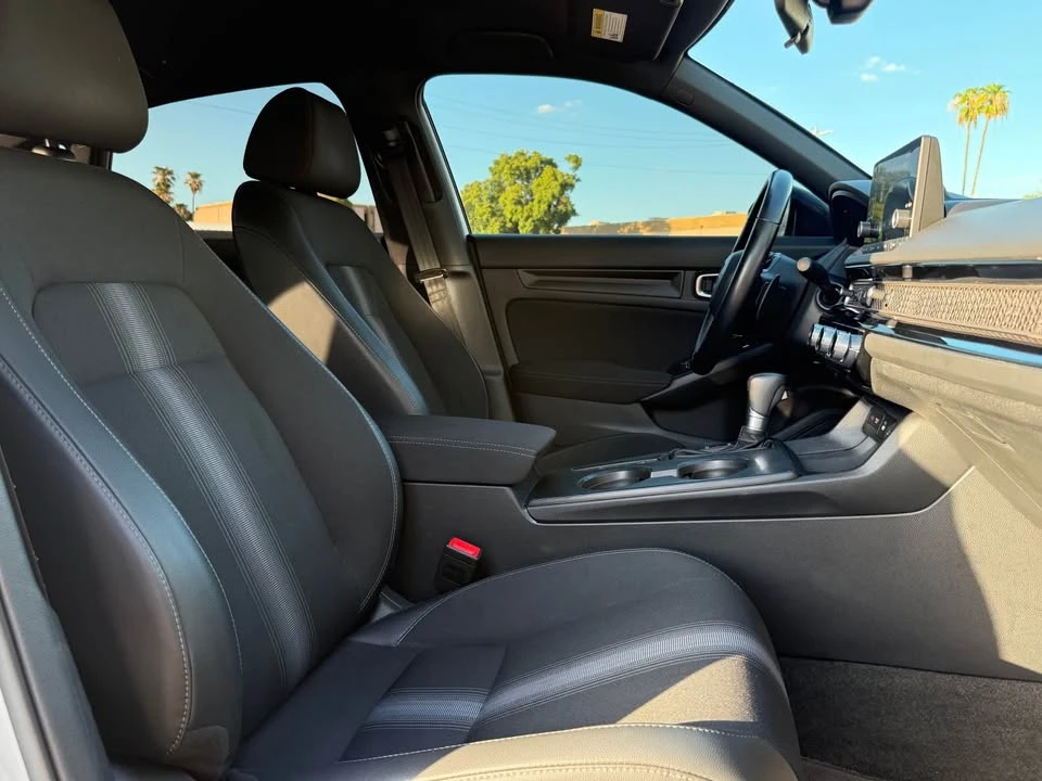 2025 Honda Civic 11th Gen - Image 10 of 13