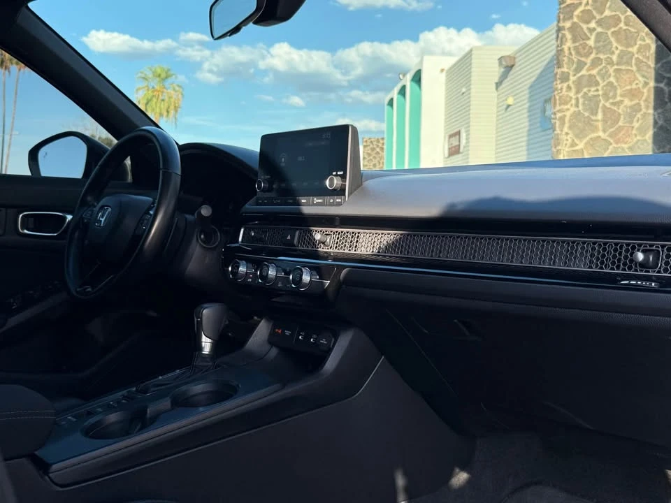 2025 Honda Civic 11th Gen - Image 12 of 13