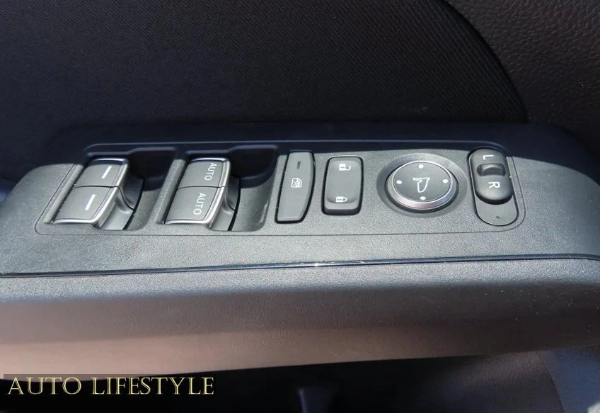 2025 Honda Civic 11th Gen - Image 31 of 31