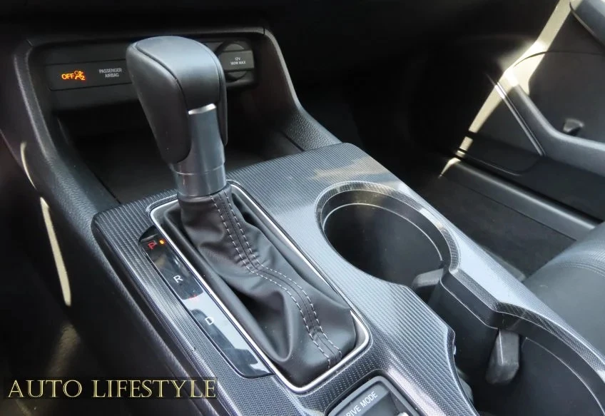 2025 Honda Civic 11th Gen - Image 19 of 31