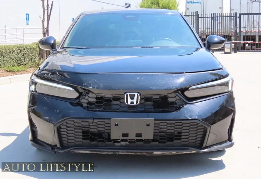 2025 Honda Civic 11th Gen - Image 12 of 31