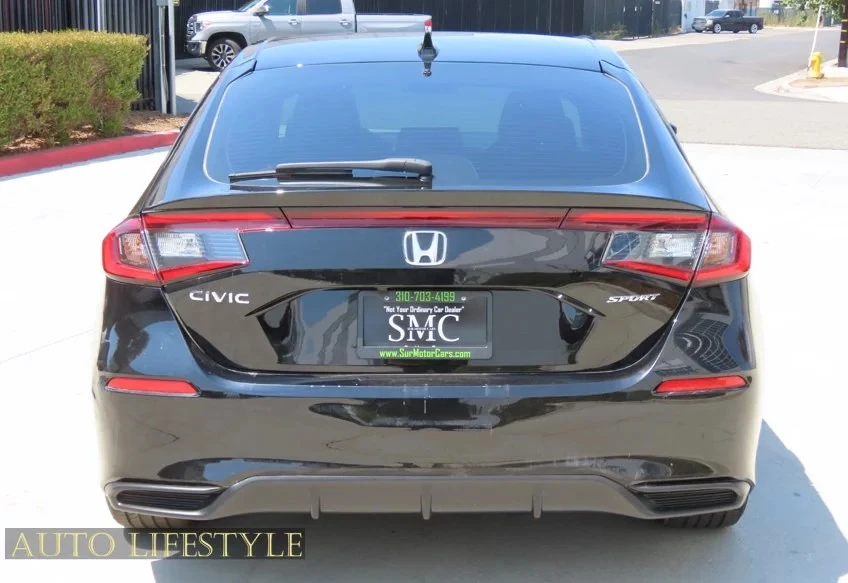 2025 Honda Civic 11th Gen - Image 11 of 31