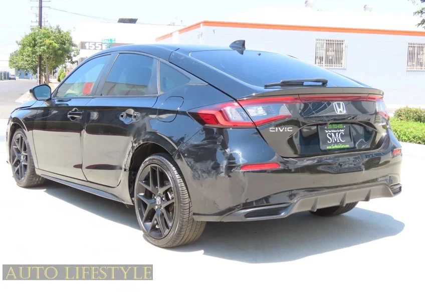2025 Honda Civic 11th Gen - Image 9 of 31