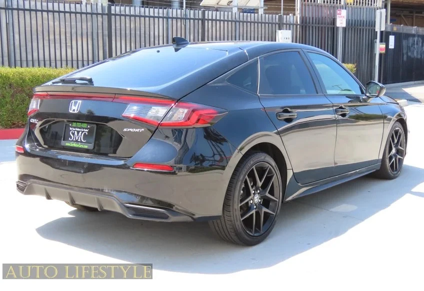 2025 Honda Civic 11th Gen - Image 8 of 31
