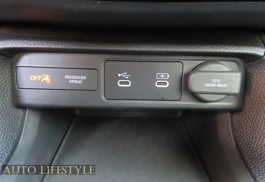 2025 Honda Civic 11th Gen - Image 23 of 31