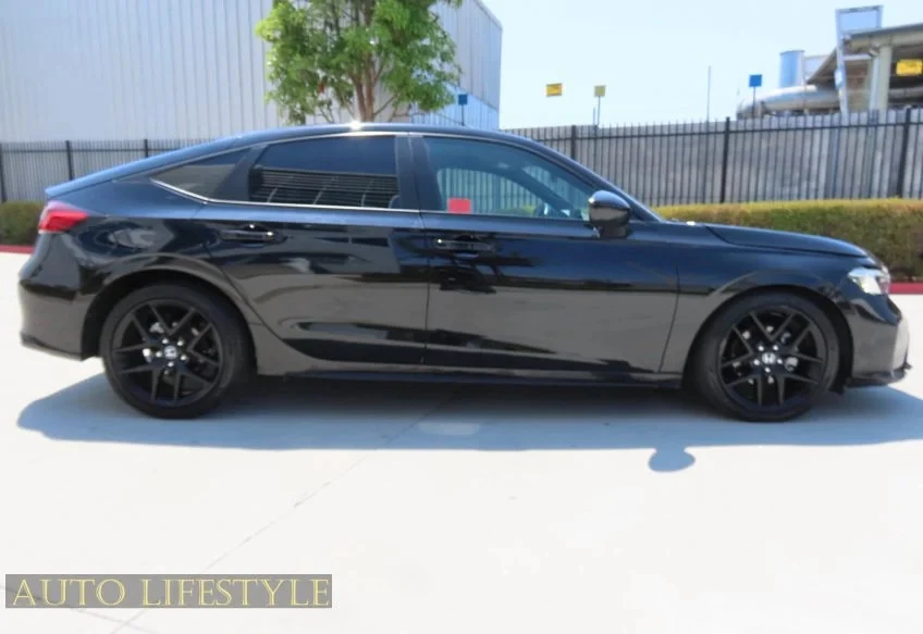 2025 Honda Civic 11th Gen - Image 6 of 31