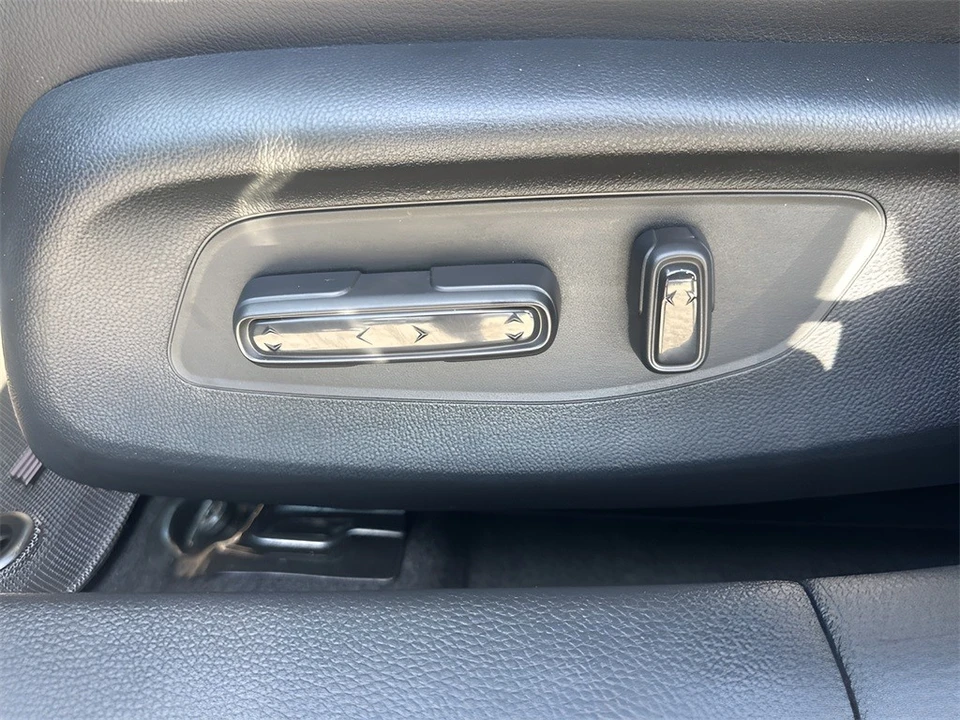 2025 Honda Civic 11th Gen - Image 10 of 12