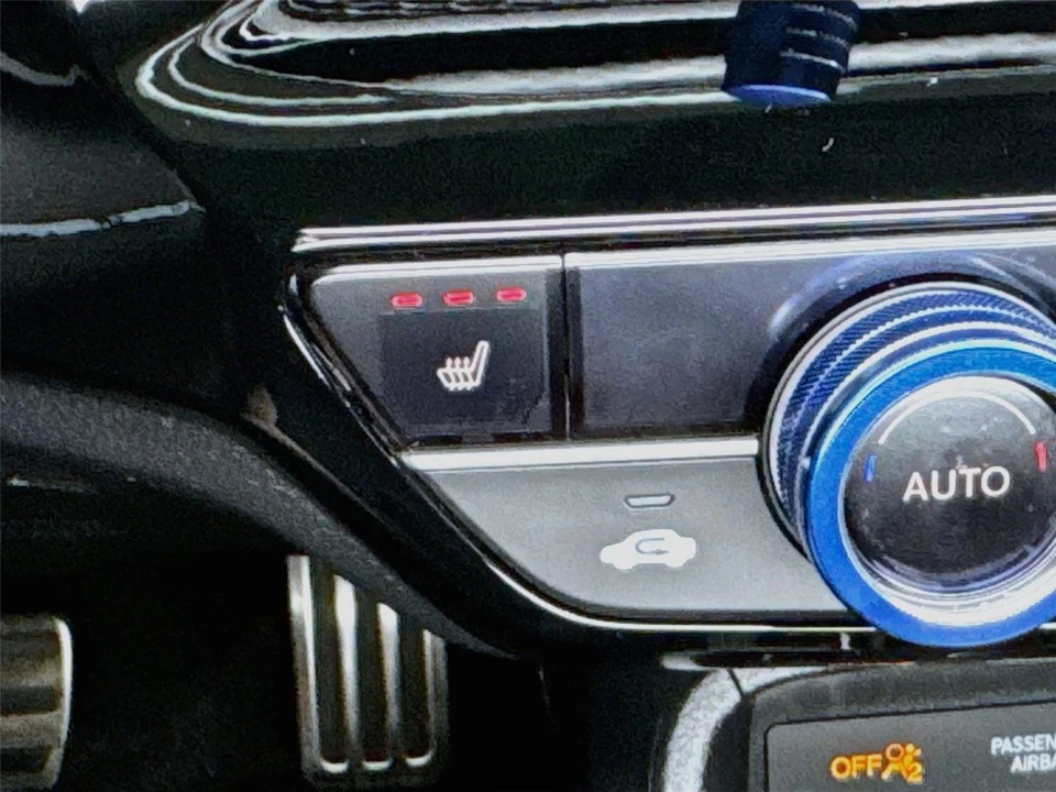 2025 Honda Civic 11th Gen - Image 21 of 31