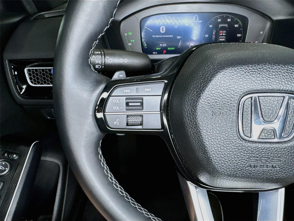2025 Honda Civic 11th Gen - Image 14 of 31