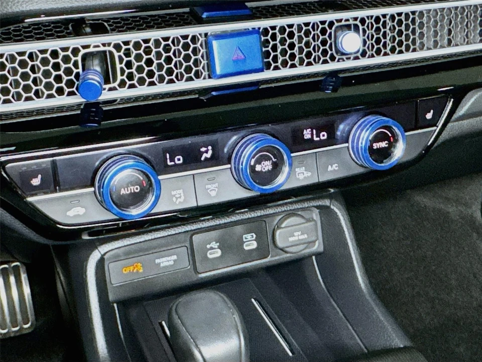2025 Honda Civic 11th Gen - Image 24 of 31