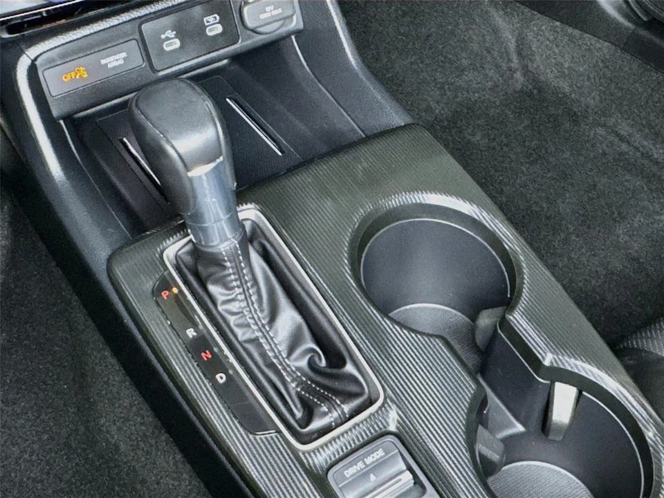 2025 Honda Civic 11th Gen - Image 25 of 31