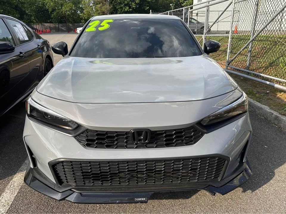 2025 Honda Civic 11th Gen - Image 2 of 8