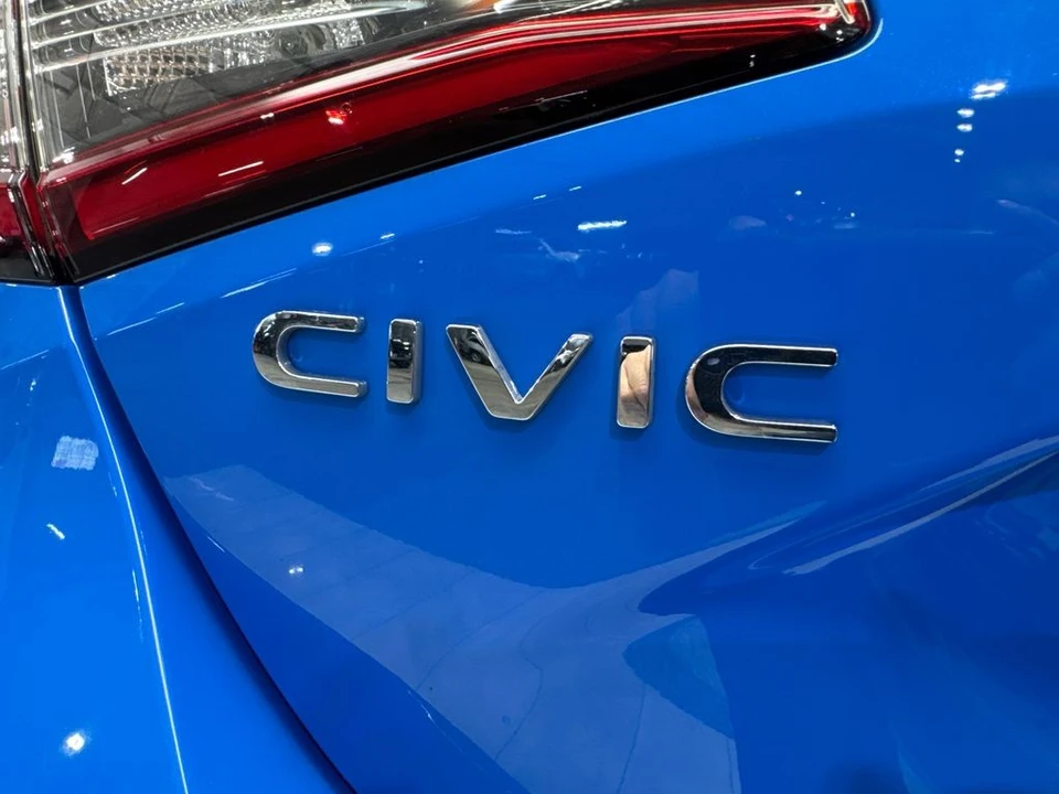 2025 Honda Civic 11th Gen - Image 23 of 31