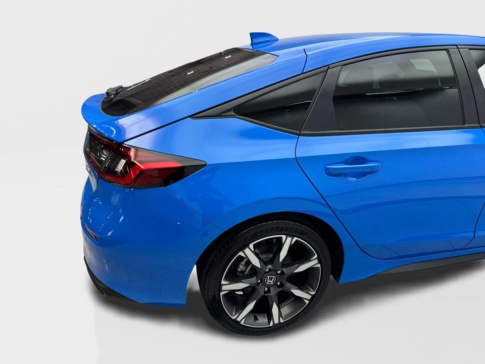 2025 Honda Civic 11th Gen - Image 16 of 31