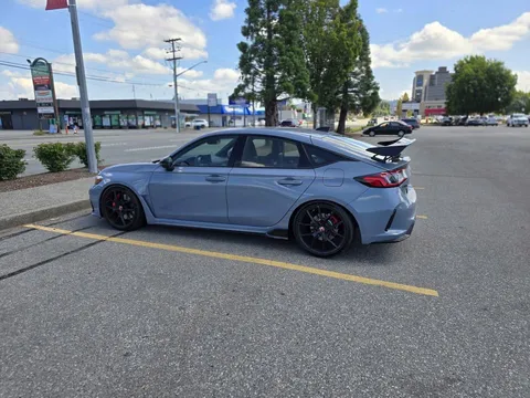 2025 Honda FL5 Civic Type R - Image 2 of 8