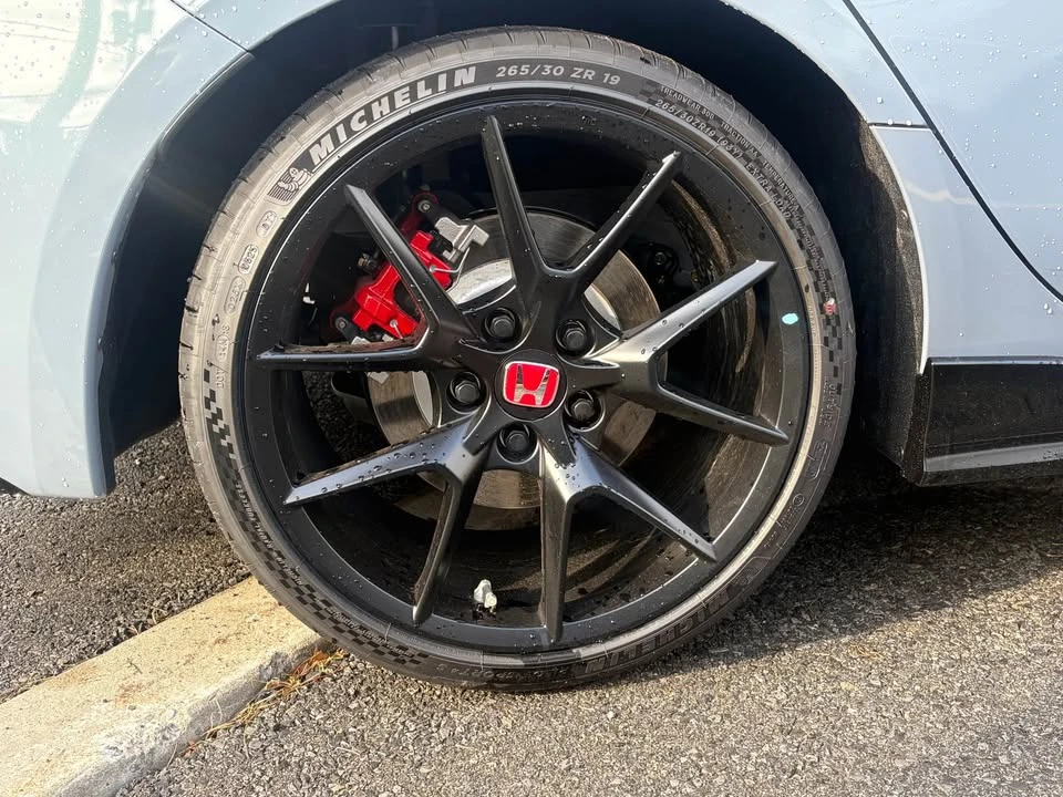 2025 Honda FL5 Civic Type R - Image 11 of 19