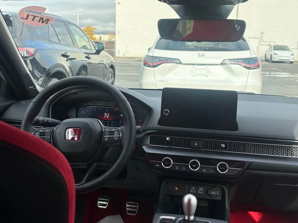 2025 Honda FL5 Civic Type R - Image 19 of 19