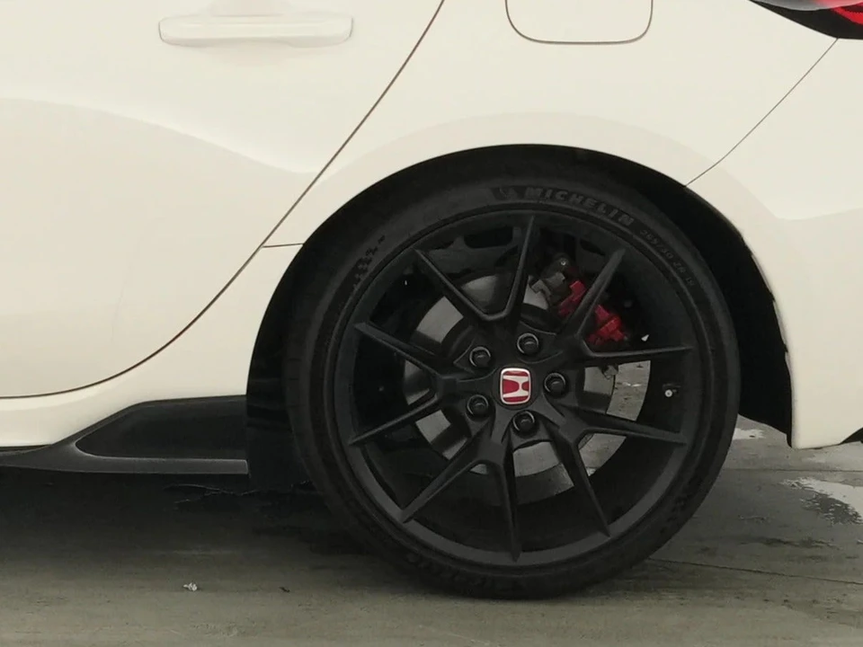 2025 Honda FL5 Civic Type R - Image 15 of 31