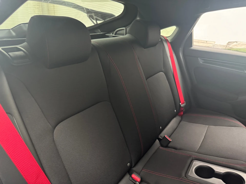 2025 Honda FL5 Civic Type R - Image 9 of 31