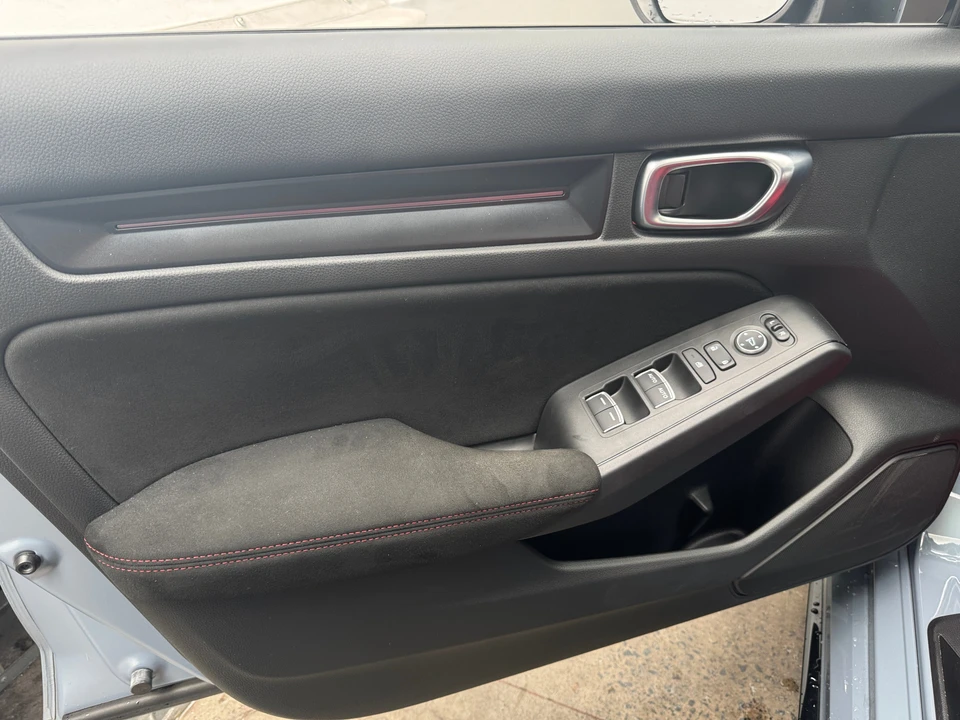 2025 Honda FL5 Civic Type R - Image 7 of 31