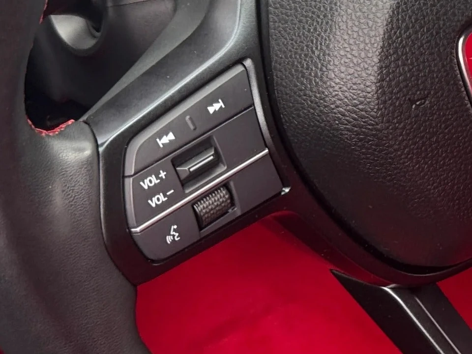 2025 Honda FL5 Civic Type R - Image 14 of 31