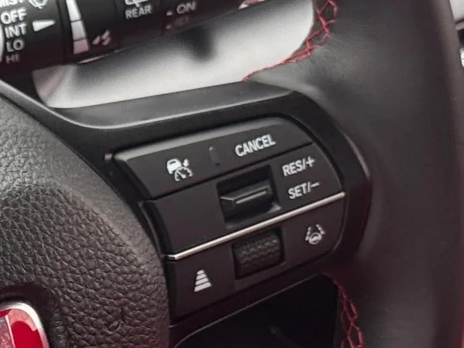 2025 Honda FL5 Civic Type R - Image 15 of 31