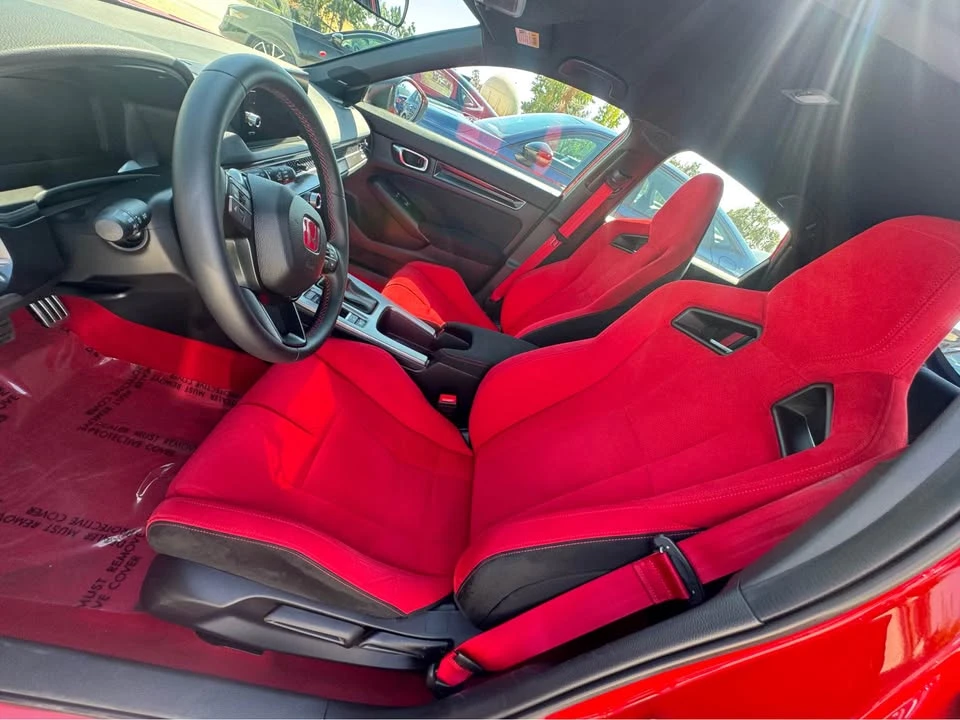 2025 Honda FL5 Civic Type R - Image 11 of 16