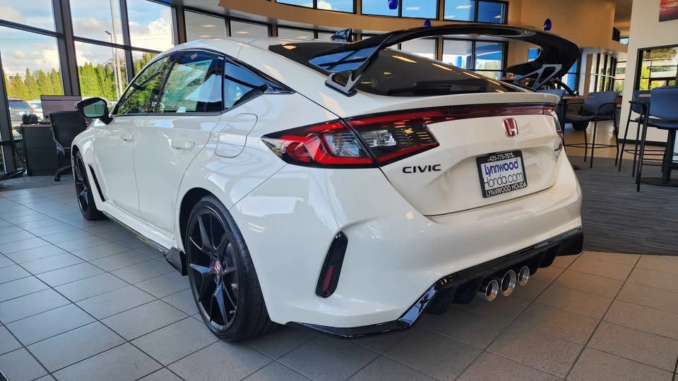 2025 Honda FL5 Civic Type R - Image 1 of 6