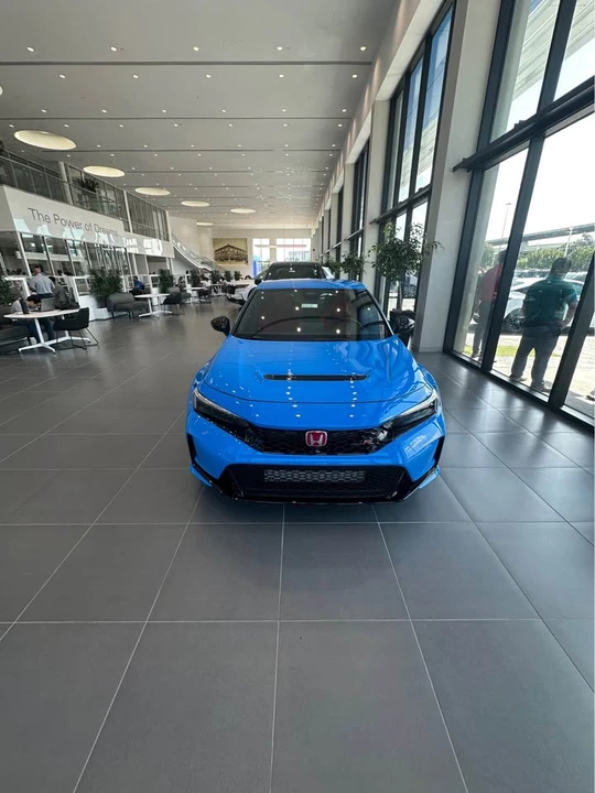 2025 Honda FL5 Civic Type R - Image 2 of 3