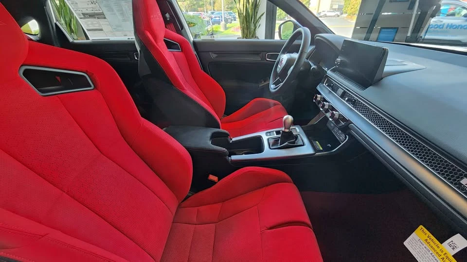 2025 Honda FL5 Civic Type R - Image 4 of 6